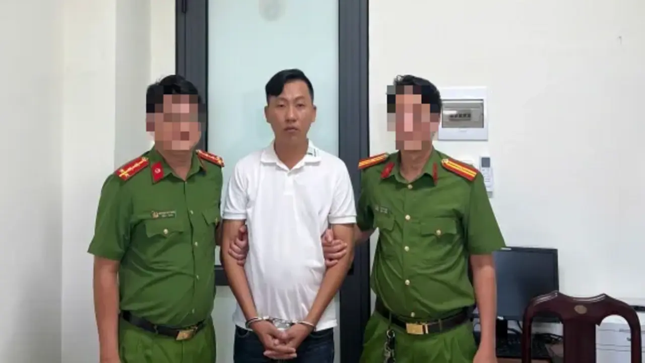 Công an tỉnh Cà Mau bắt bị can lừa đảo bằng chiêu đáo hạn ngân hàng