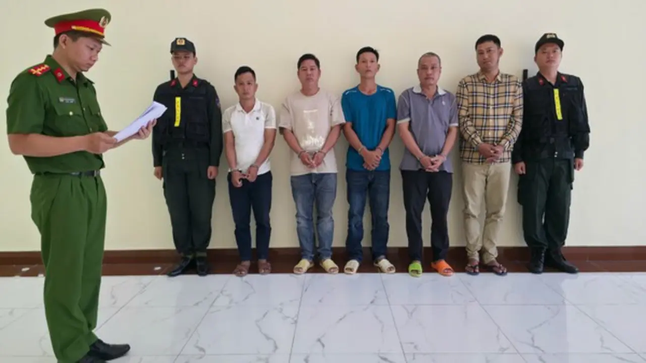 Công an TP.HCM khởi tố 6 người trong đường dây đổ lén gần 800 tấn chất thải