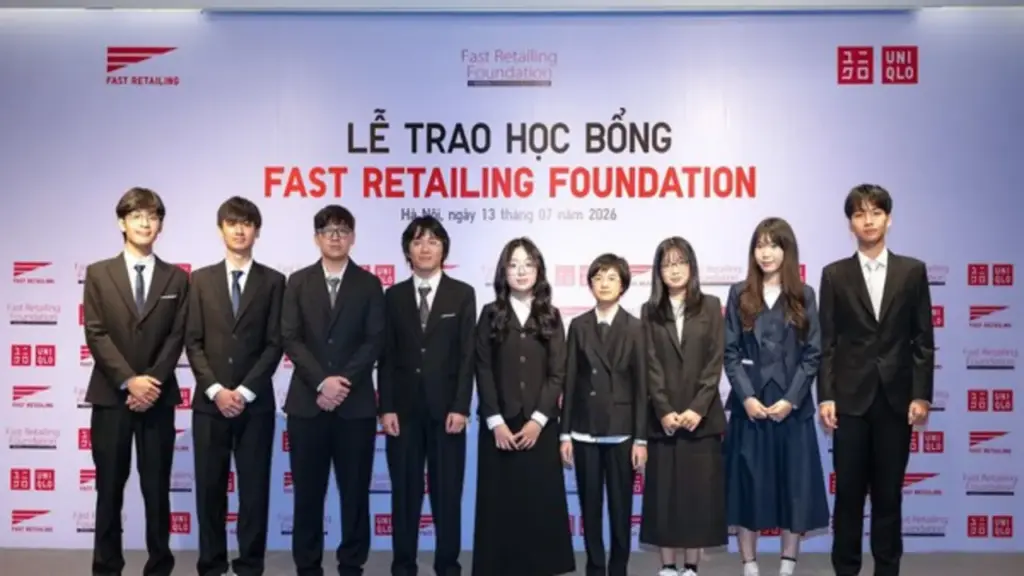 Công ty mẹ của UNIQLO tiếp tục trao tặng học bổng cho học sinh Việt Nam