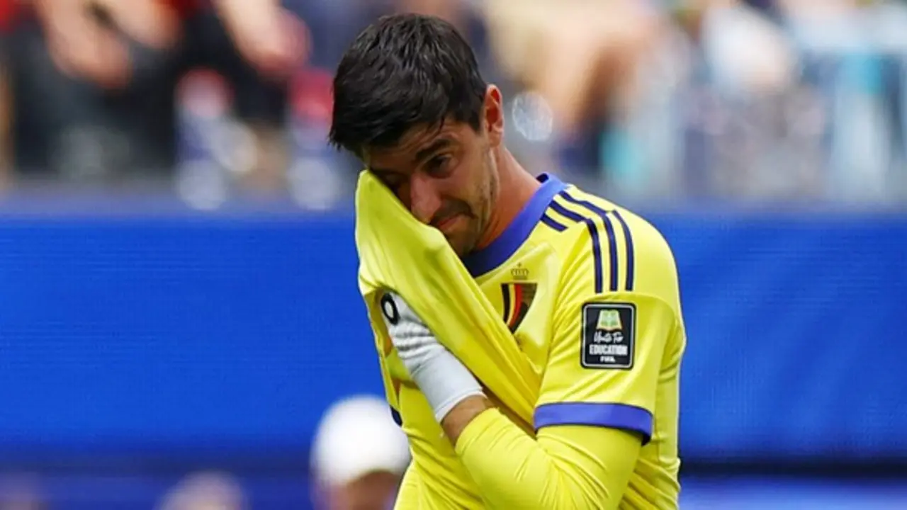 Courtois bật khóc khi chia tay World Cup theo kịch bản cay đắng nhất