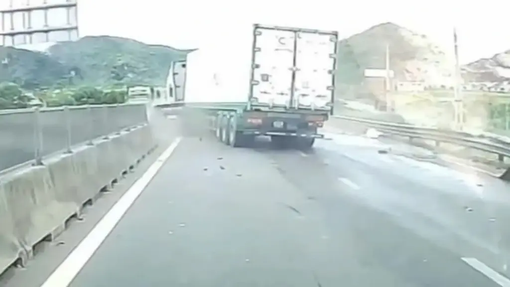 Cục CSGT thông tin về vụ tai nạn giữa 11 ô tô trên cao tốc Cao Bồ - Mai Sơn