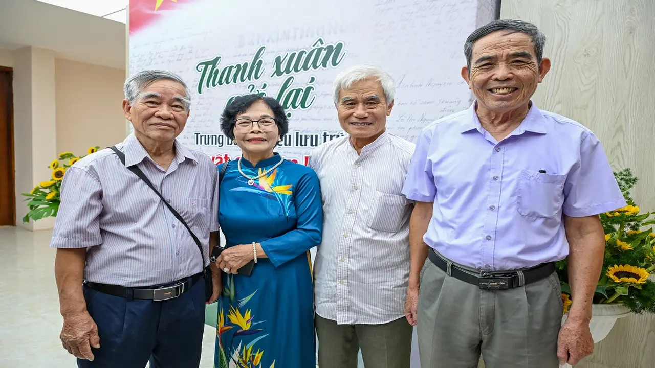 Cuộc hội ngộ của các thế hệ thầy cô giáo đi B