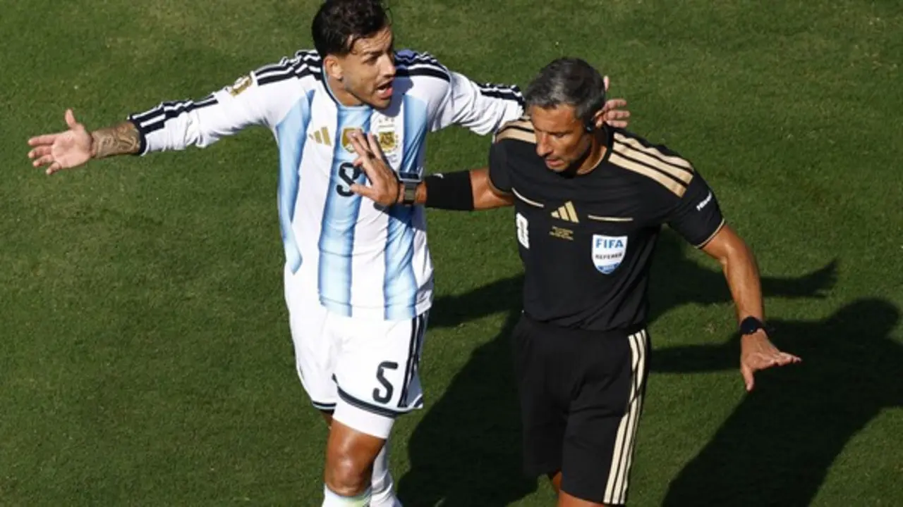 Cựu trọng tài FIFA chỉ trích đội tuyển Argentina, gọi Paredes là 'nỗi xấu hổ', đề nghị treo giò 10 trận
