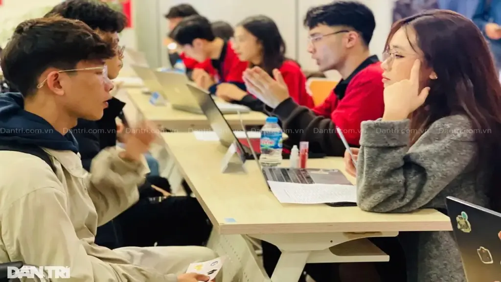 Đại học Kinh tế Quốc dân công bố điểm sàn và bảng quy đổi