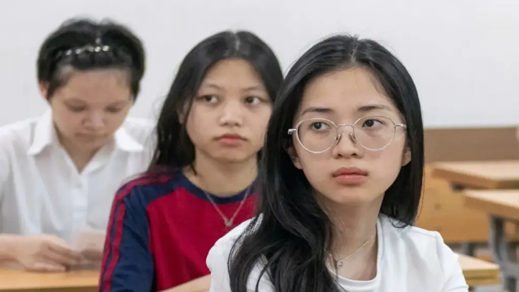 Đại học Kinh tế quốc dân và loạt trường công bố điểm sàn, cao nhất 25 điểm