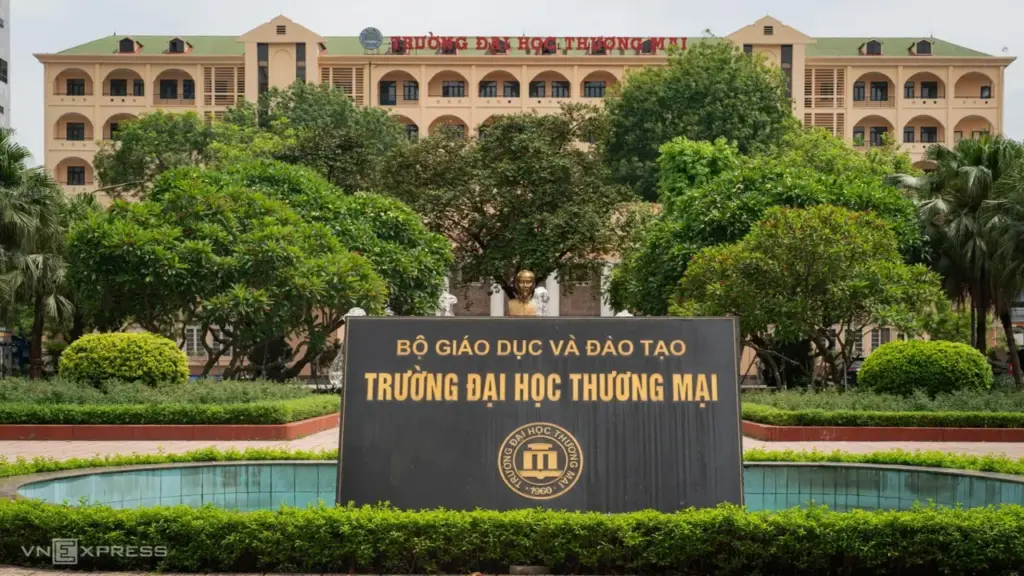 Đại học Thương mại quy đổi 25 điểm thi tốt nghiệp tương đương 95 điểm HSA