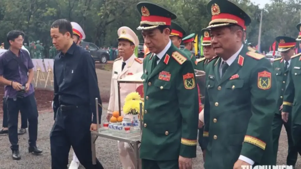 Đại tướng Phan Văn Giang dự lễ tìm kiếm, quy tập hài cốt liệt sĩ tại xã Minh Đức