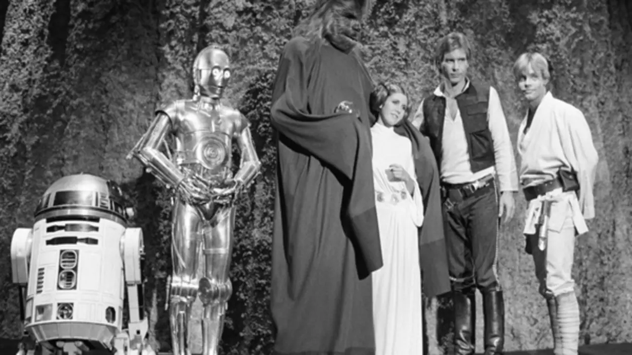 Đạo cụ phim 'Star Wars' bán giá kỷ lục
