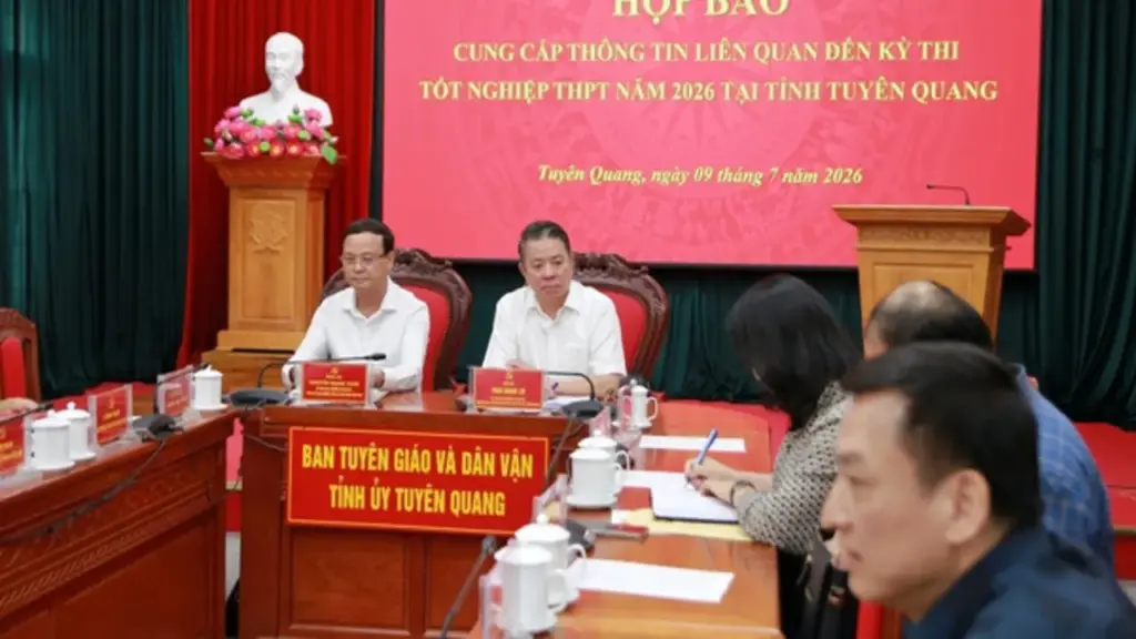 Đề xuất thi lại môn toán tại Trường THPT chuyên Tuyên Quang