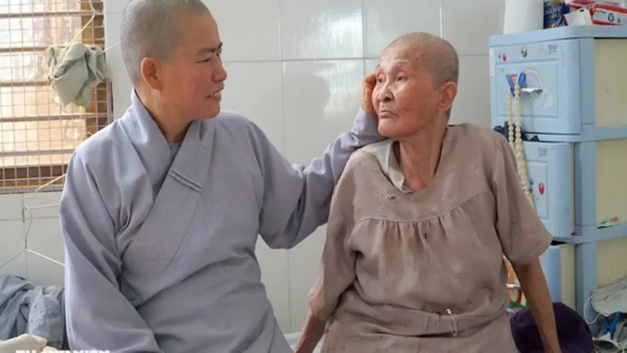 Đem đạo vào đời: Mái nhà cuối đời của 117 cụ bà ở ngôi chùa trong hẻm TP.HCM