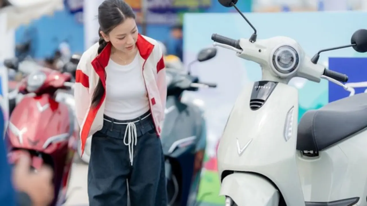 Đến 'mùa' học sinh ồ ạt mua xe máy điện