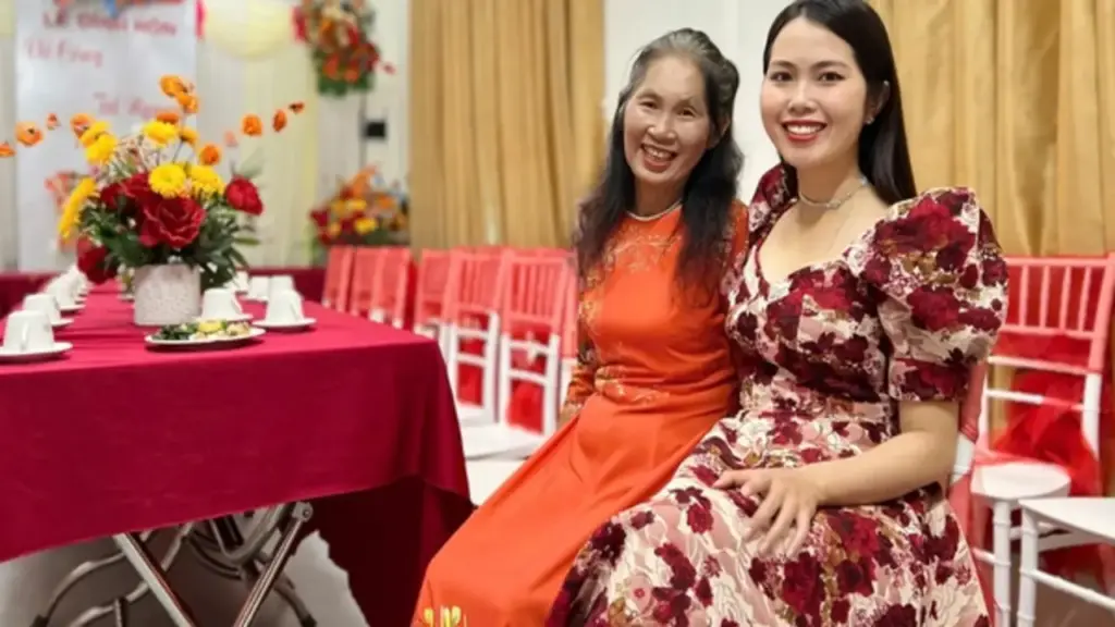 Đi làm có tiền, liền tích cóp xây nhà cho cha mẹ