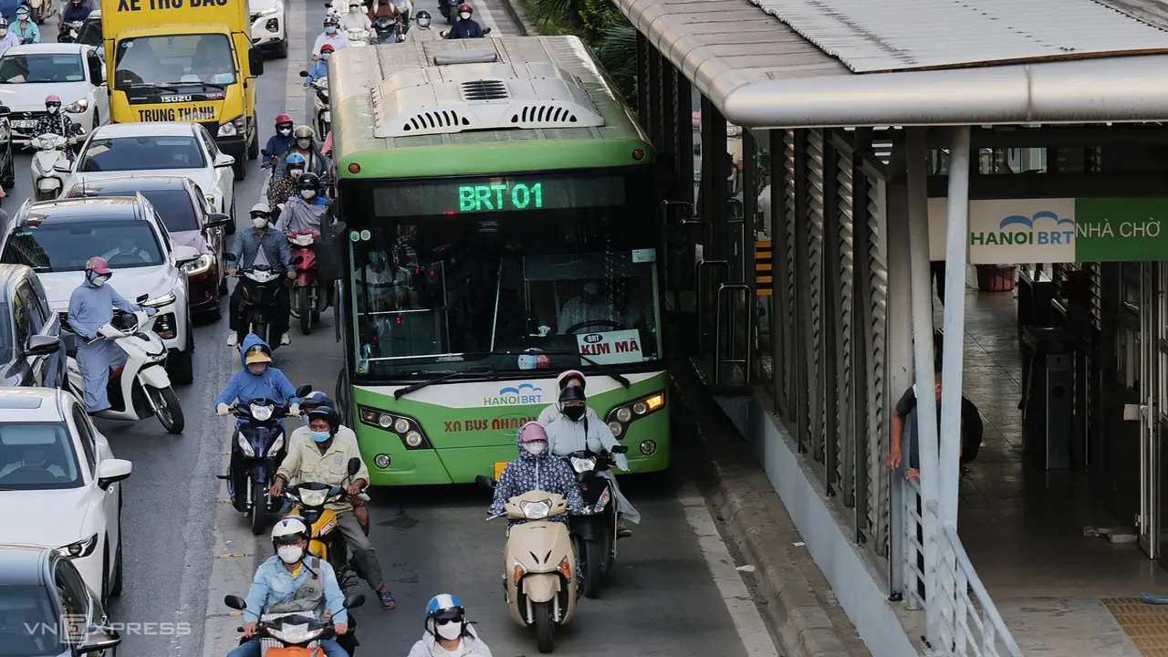 Đi vào làn BRT, có mặc nhiên chịu toàn bộ lỗi nếu xảy ra tai nạn?