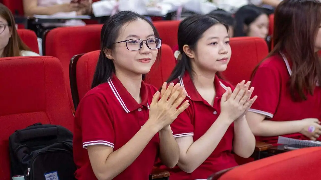 Điểm sàn Đại học Ngoại thương cao nhất 24