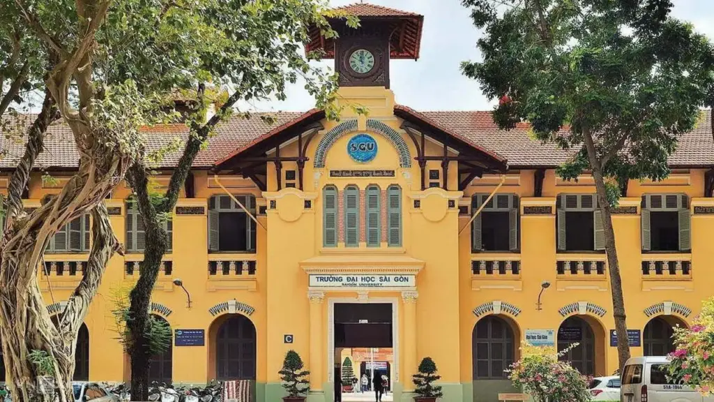 Điểm sàn Đại học Sài Gòn cao nhất 23