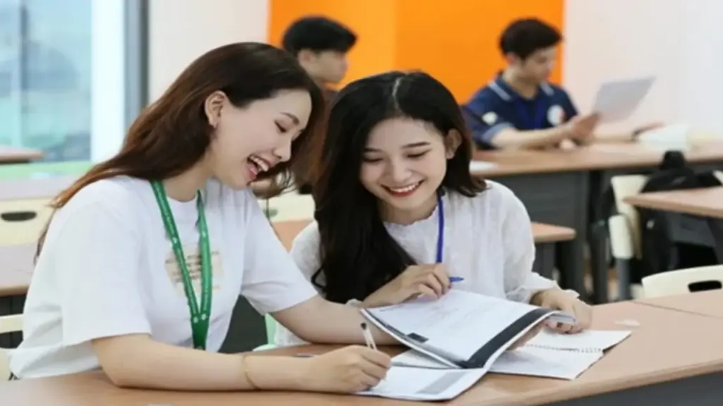 Điểm sàn, độ lệch giữa các tổ hợp xét tuyển vào Đại học Sư phạm TPHCM