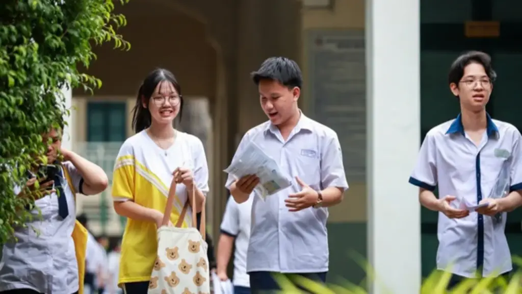 Điểm thi tiếng Anh tốt nghiệp THPT: Đừng quy trách nhiệm vội vã
