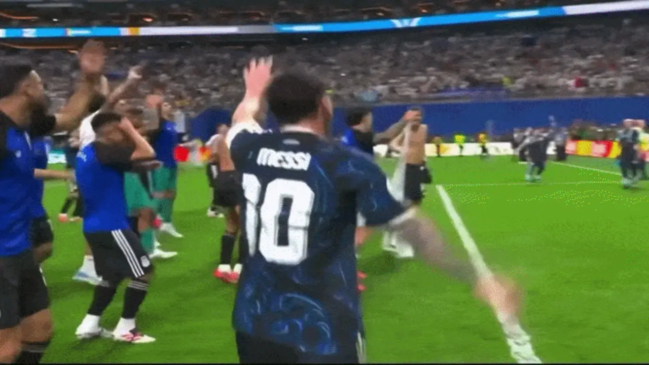 Điệu nhảy ngẫu hứng của Messi gây sốt mạng