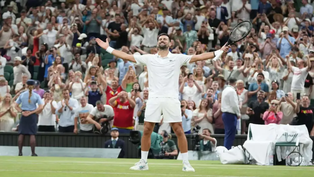 Djokovic thắng trận tứ kết dài nhất lịch sử Wimbledon