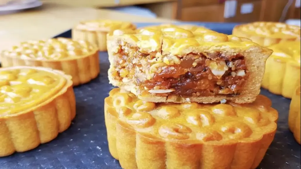 Doanh nghiệp chi tiền mặt mua bánh Trung thu: Thuế TPHCM lưu ý gì?