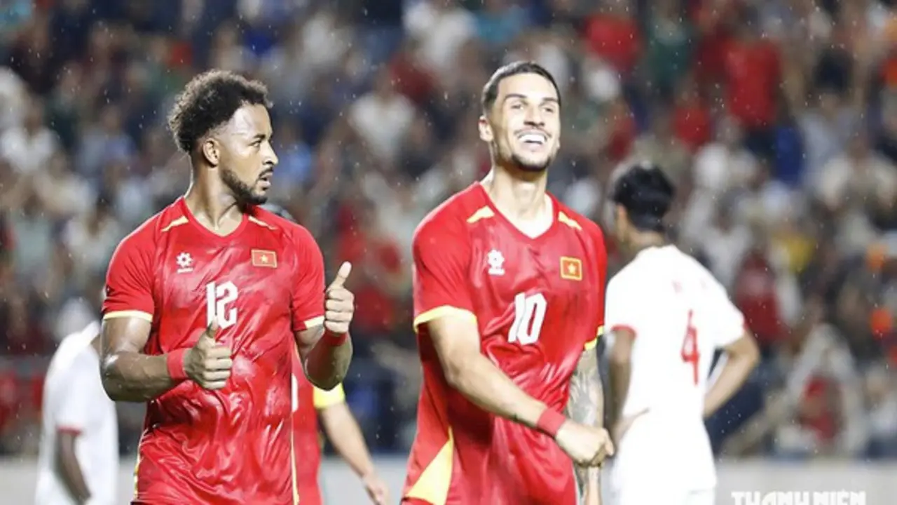 Đội tuyển Việt Nam nhảy 'điệu samba' ngọt ngào