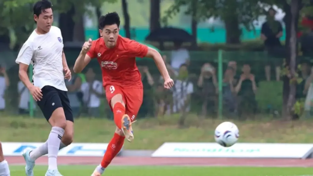 Đội tuyển Việt Nam thắng đậm 6-0 tại Hàn Quốc: Hoàng Hên lập cú đúp, Đình Bắc tỏa sáng