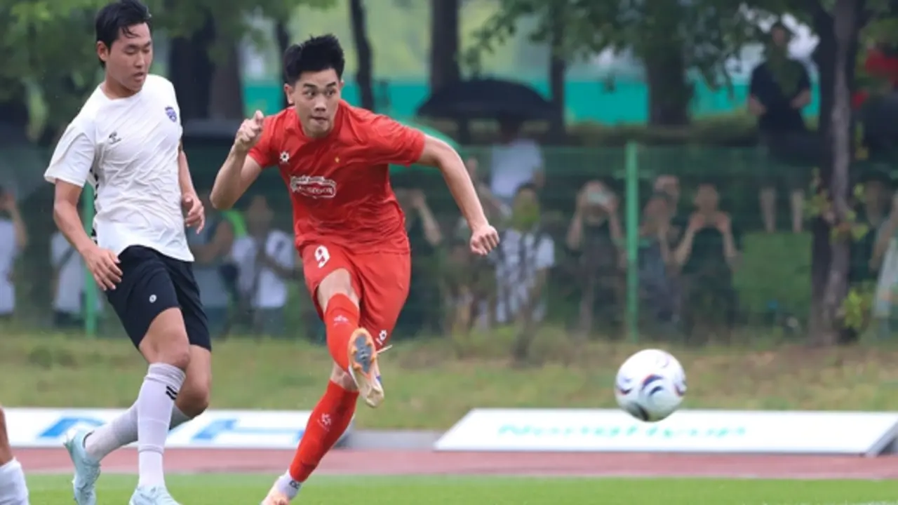 Đội tuyển Việt Nam thắng đậm 6-0 tại Hàn Quốc: Hoàng Hên lập cú đúp, Đình Bắc tỏa sáng