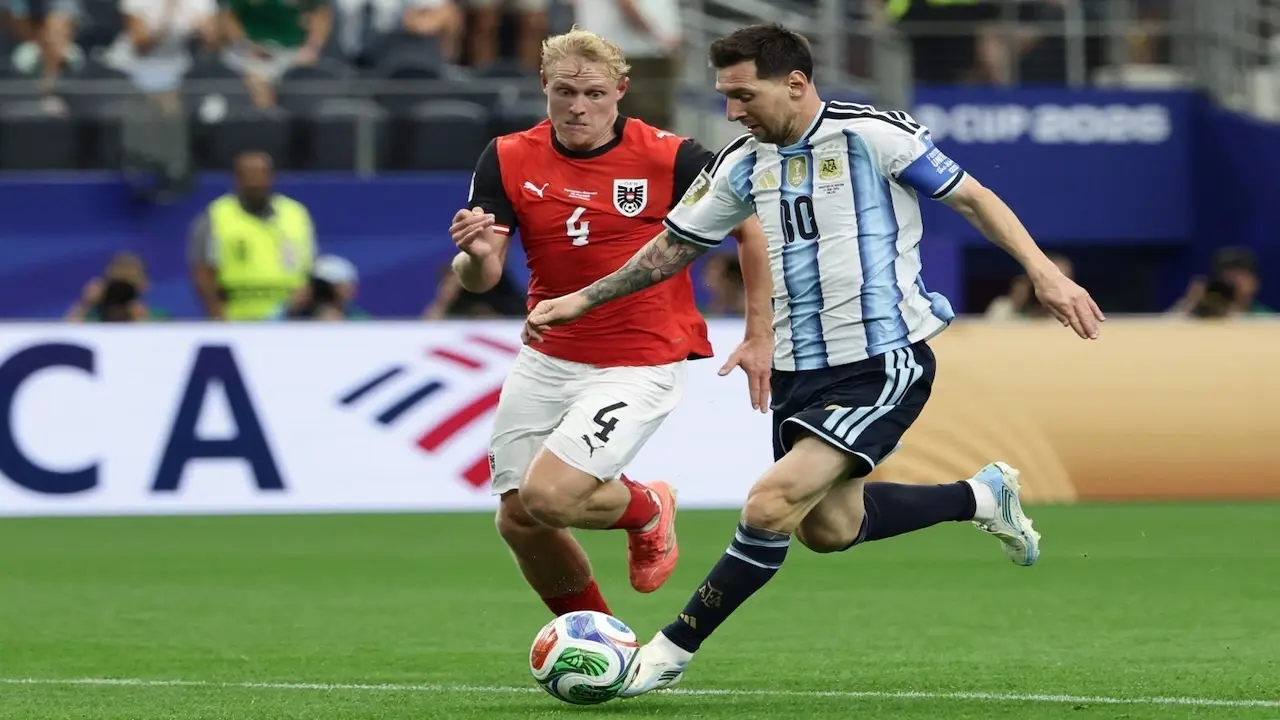 Đồng đội kỳ vọng Messi tái hiện hình ảnh Maradona trước tuyển Anh