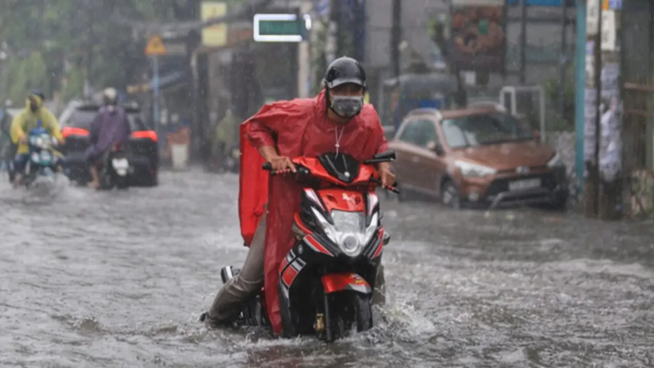 Dự báo thời tiết 11/7/2026: Miền Bắc mưa như trút nước, đâu là "tâm mưa" đáng chú ý?