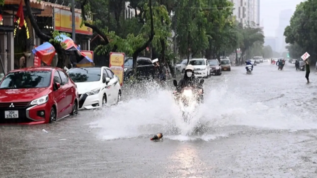 Dự báo thời tiết 1/7: Bắc Bộ mưa to xối xả, cảnh báo lũ quét và sạt lở đất