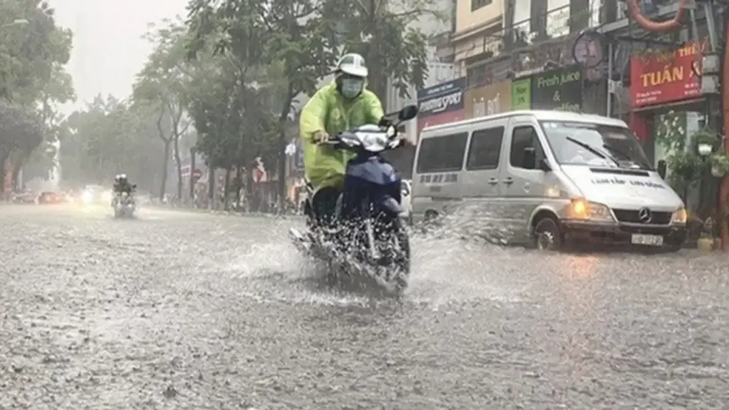 Dự báo thời tiết 8/7/2026: Nắng nóng chưa kịp dịu, miền Bắc sắp đón mưa dông mạnh?
