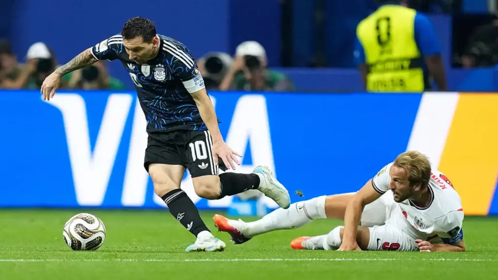 Du khách tuyệt vọng săn vé chung kết World Cup