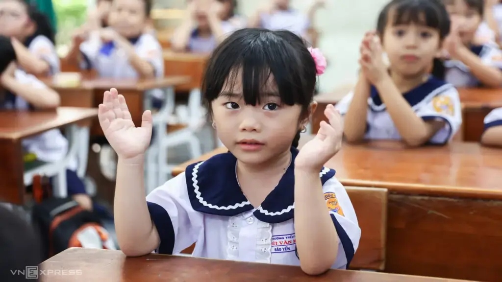 Dự kiến cấm hội phụ huynh thu tiền hộ nhà trường