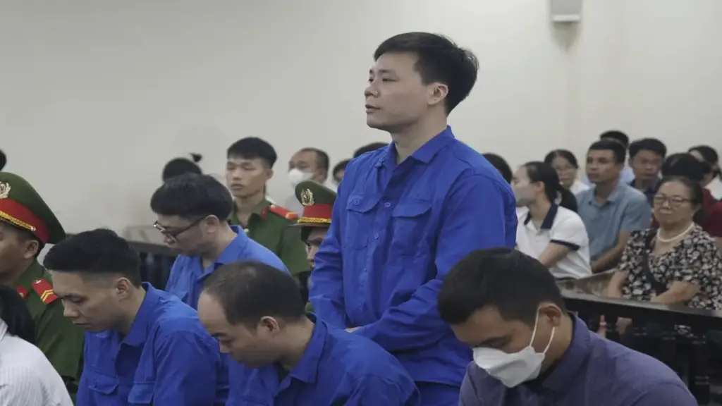 Được công an "mớm" tin, ông chủ MediUSA tiêu hủy chứng cứ xuống sông Hồng