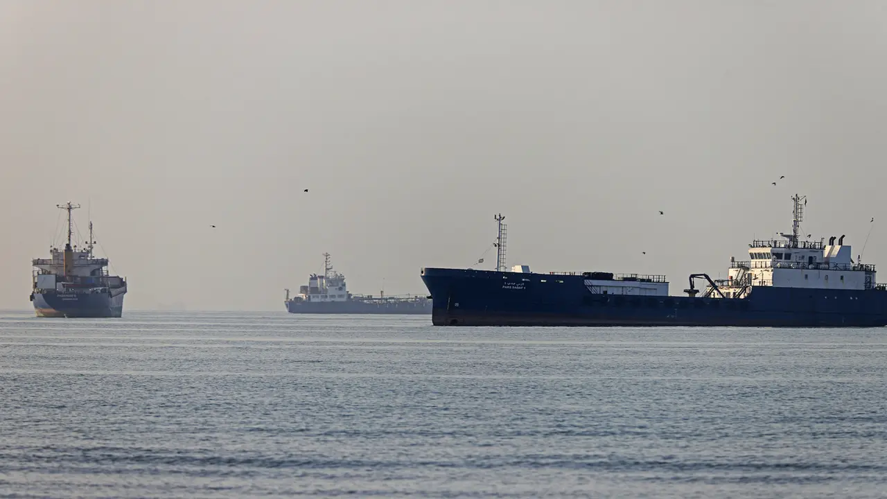 Eo biển Hormuz không còn là quân bài đàm phán, thành giới hạn 'không nhượng bộ' của hai bên