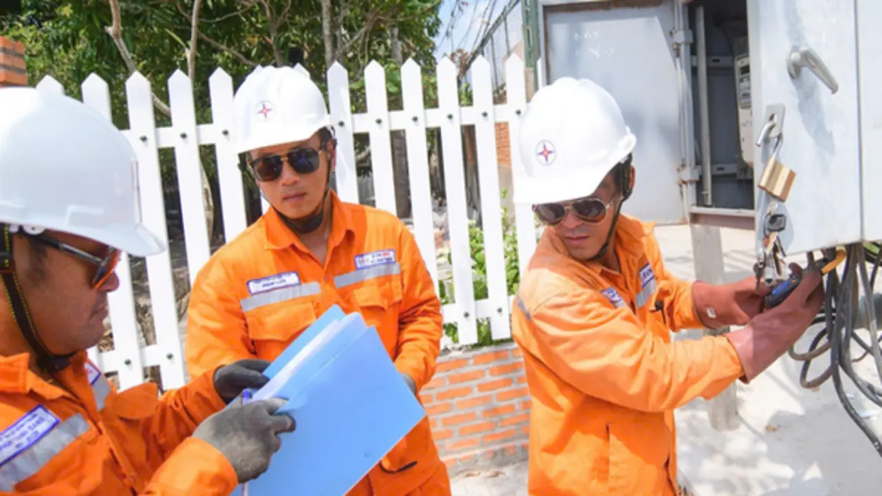 EVN điều chỉnh giá điện giảm dưới 1% hoặc tăng từ 2% phải xin ý kiến