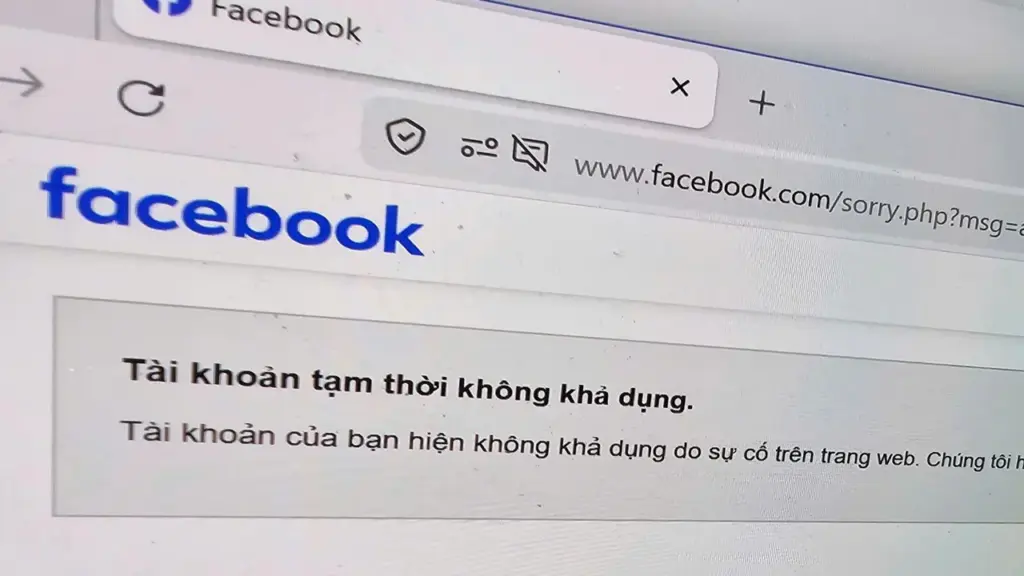 Facebook gặp lỗi lạ, nhiều người tưởng tài khoản bị khóa
