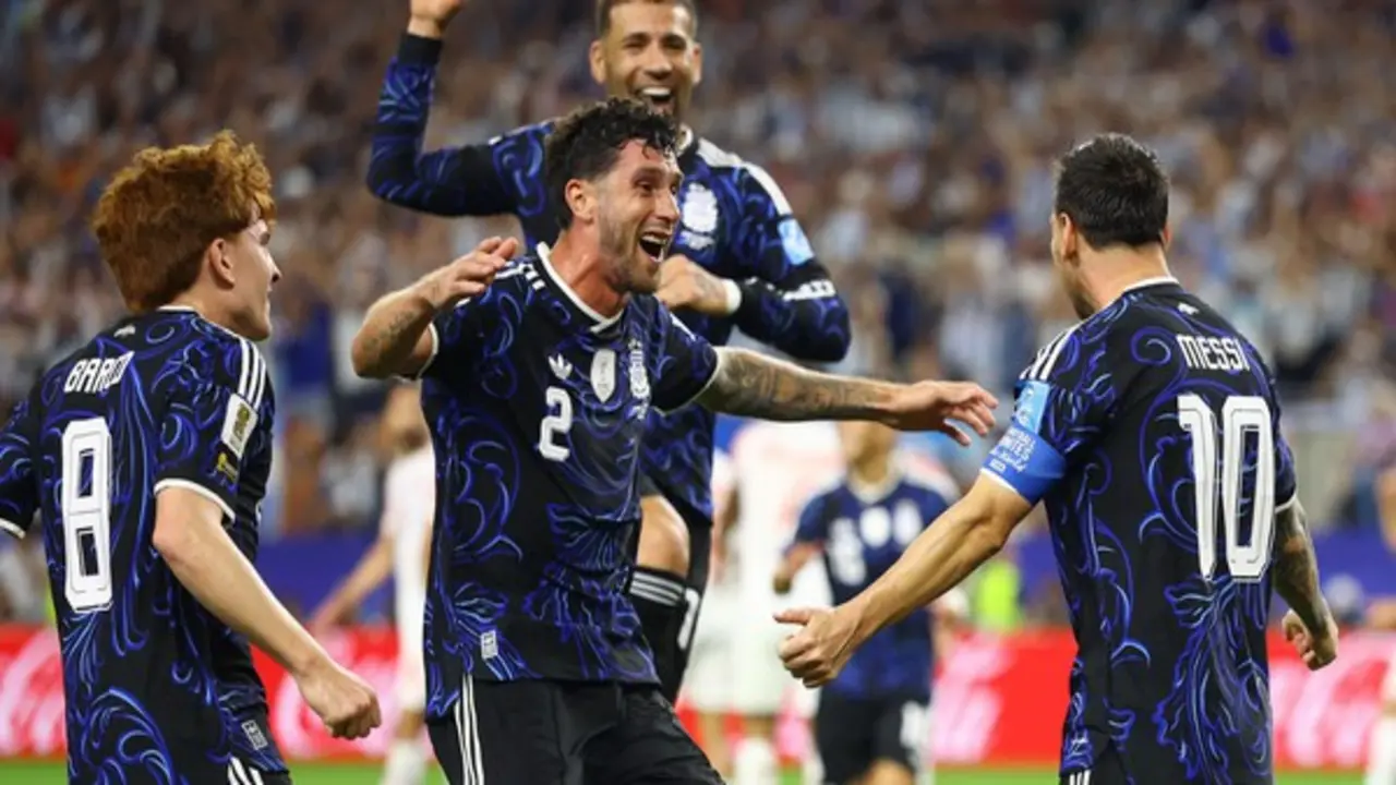FIFA ‘chiều’ Argentina hết nấc trước bán kết gặp Anh, gợi lại 'điềm lành' Maradona