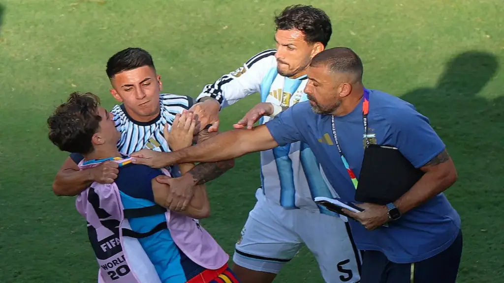 FIFA điều tra Argentina vụ ẩu đả ở chung kết World Cup 2026