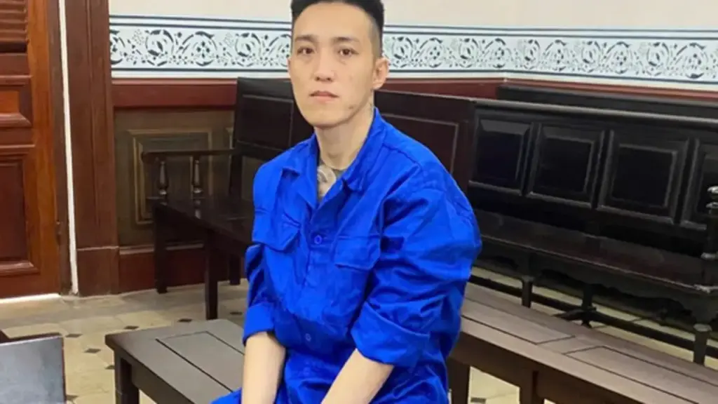 Gã đàn ông cuồng ghen livestream hành hung, ném bạn gái từ mái nhà cao 7,5m trả giá đắt