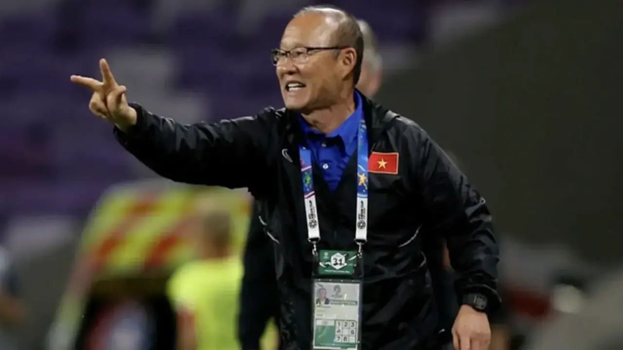 Gác lại nỗi buồn World Cup, HLV Park Hang-seo vào việc ngay lập tức tại Thái Lan: Vừa hạ cánh đã…
