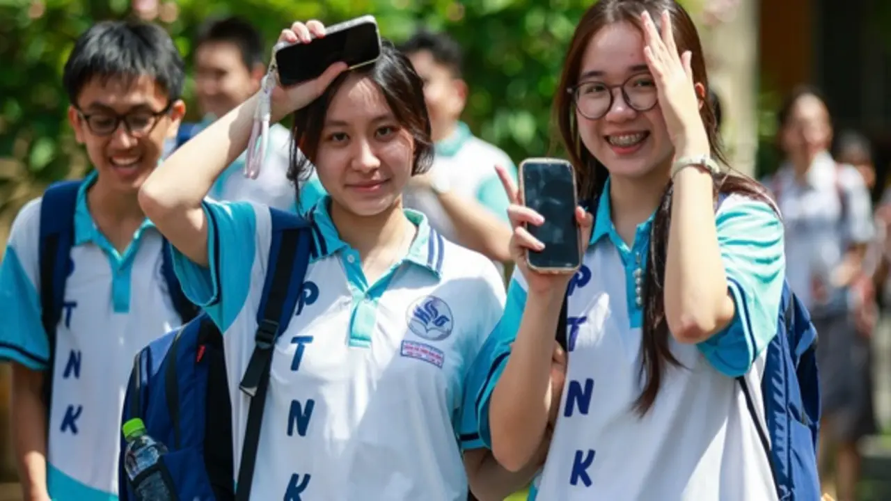 Gần 110 trường công bố điểm sàn đại học 2026, có 32% xét từ 20 điểm