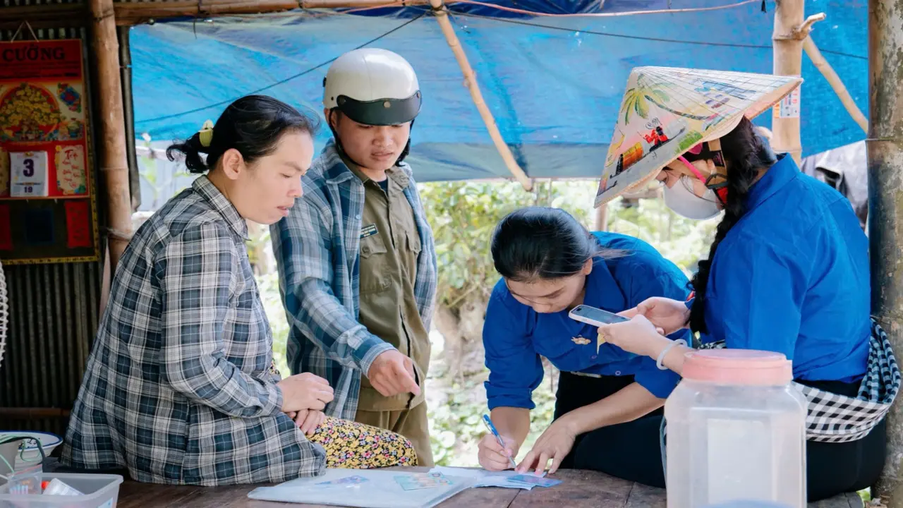 Gần 3.000 chiến sĩ tình nguyện hỗ trợ chuyển đổi số vùng biên Đồng Tháp