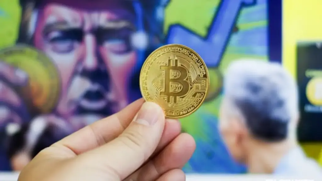 Giá Bitcoin hôm nay 12.7.2026: Nghị sĩ Mỹ kêu gọi điều tra ông Trump vì tiền số