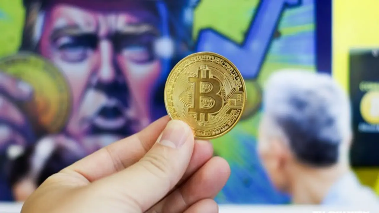 Giá Bitcoin hôm nay 12.7.2026: Nghị sĩ Mỹ kêu gọi điều tra ông Trump vì tiền số