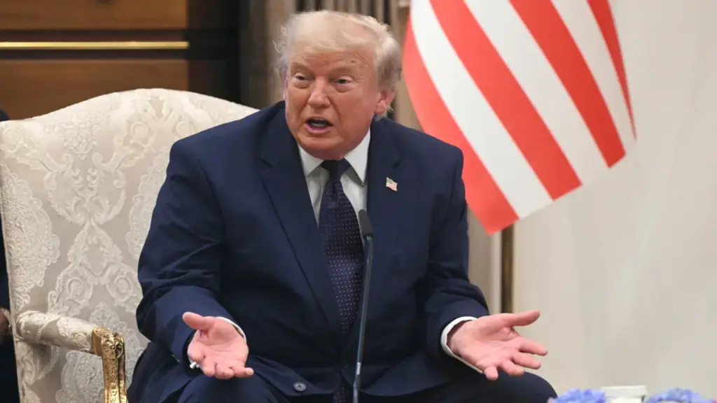 Giá dầu bật tăng, cổ phiếu lao dốc sau tuyên bố 'tan vỡ' của ông Trump