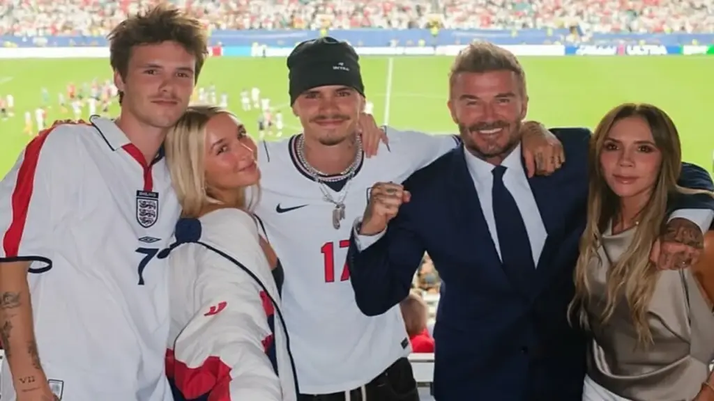 Gia đình David Beckham mừng tuyển Anh chiến thắng