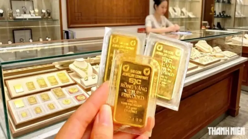 Giá vàng hôm nay 15.7.2026: Vàng miếng SJC 'đắt' hơn thế giới 19,5 triệu đồng/lượng