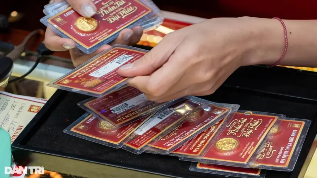 Giá vàng trong nước đắt hơn thế giới 18 triệu đồng/lượng