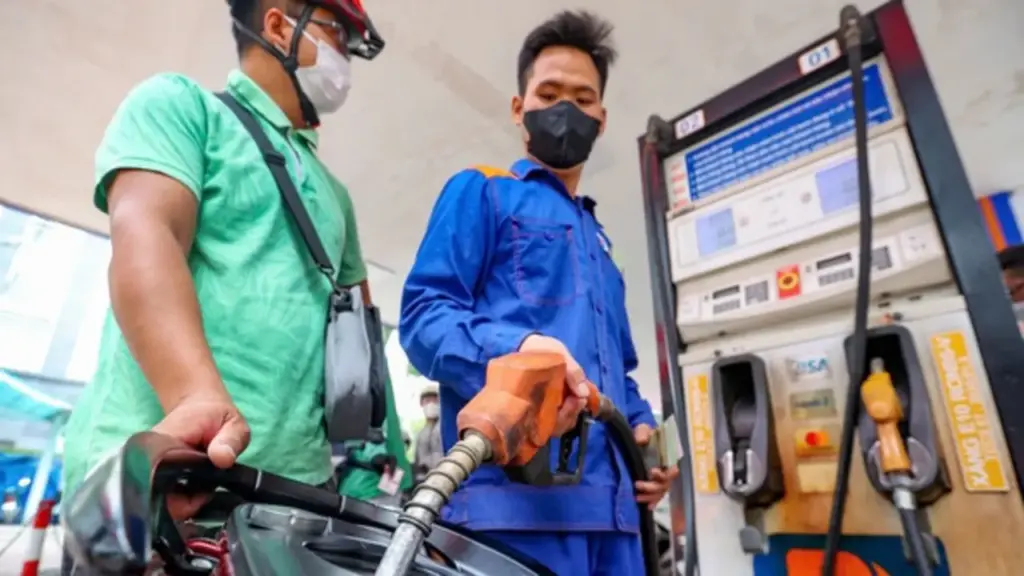 Giá xăng dầu giảm mạnh từ 16 giờ hôm nay 2.7